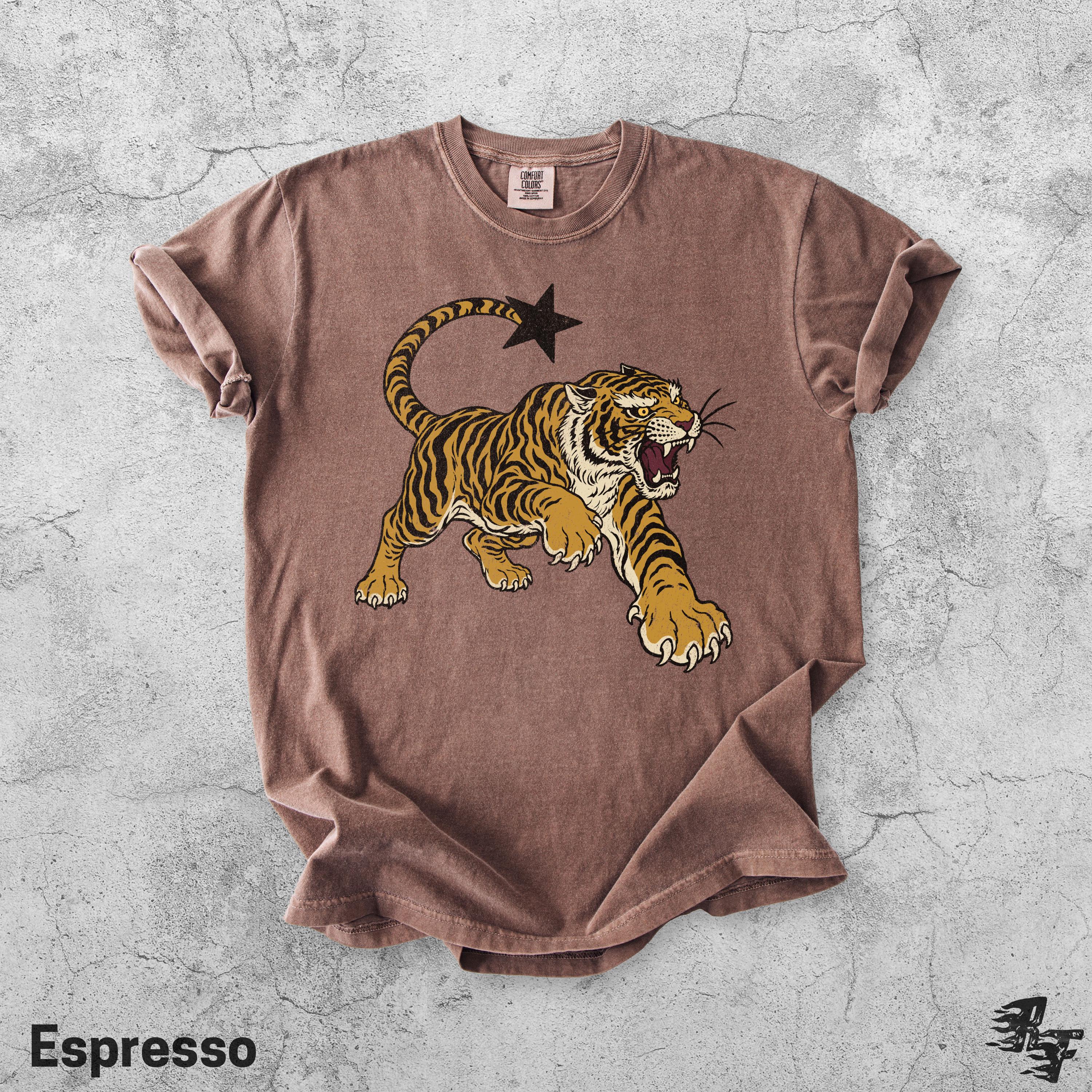 Vintage Tiger Retro Tattoo Roaring Big Cat Star Tail Tee Wild Animal Lover Grunge Streetwear (3)