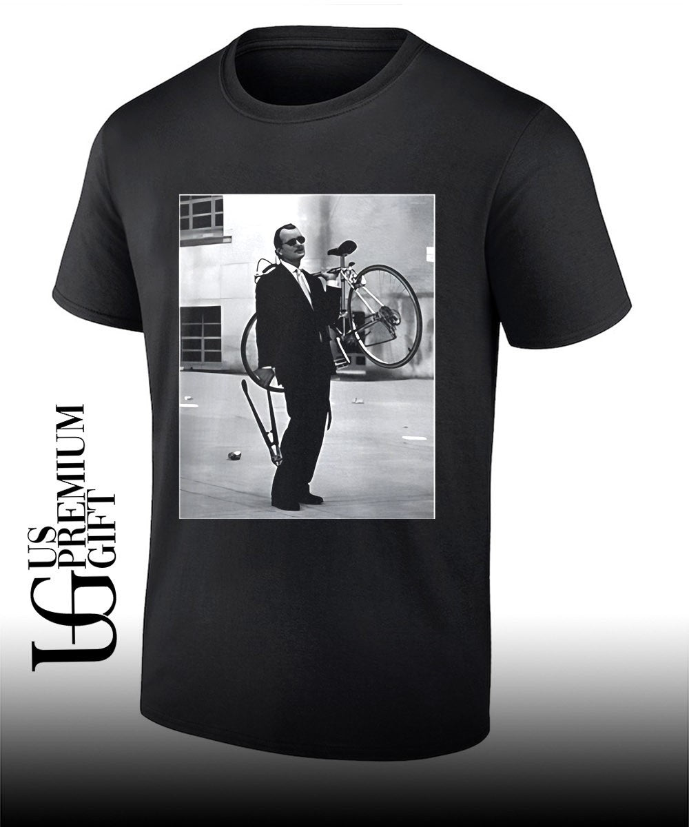 Bill Murray carrying a Bicycle in Rushmore T-shirt