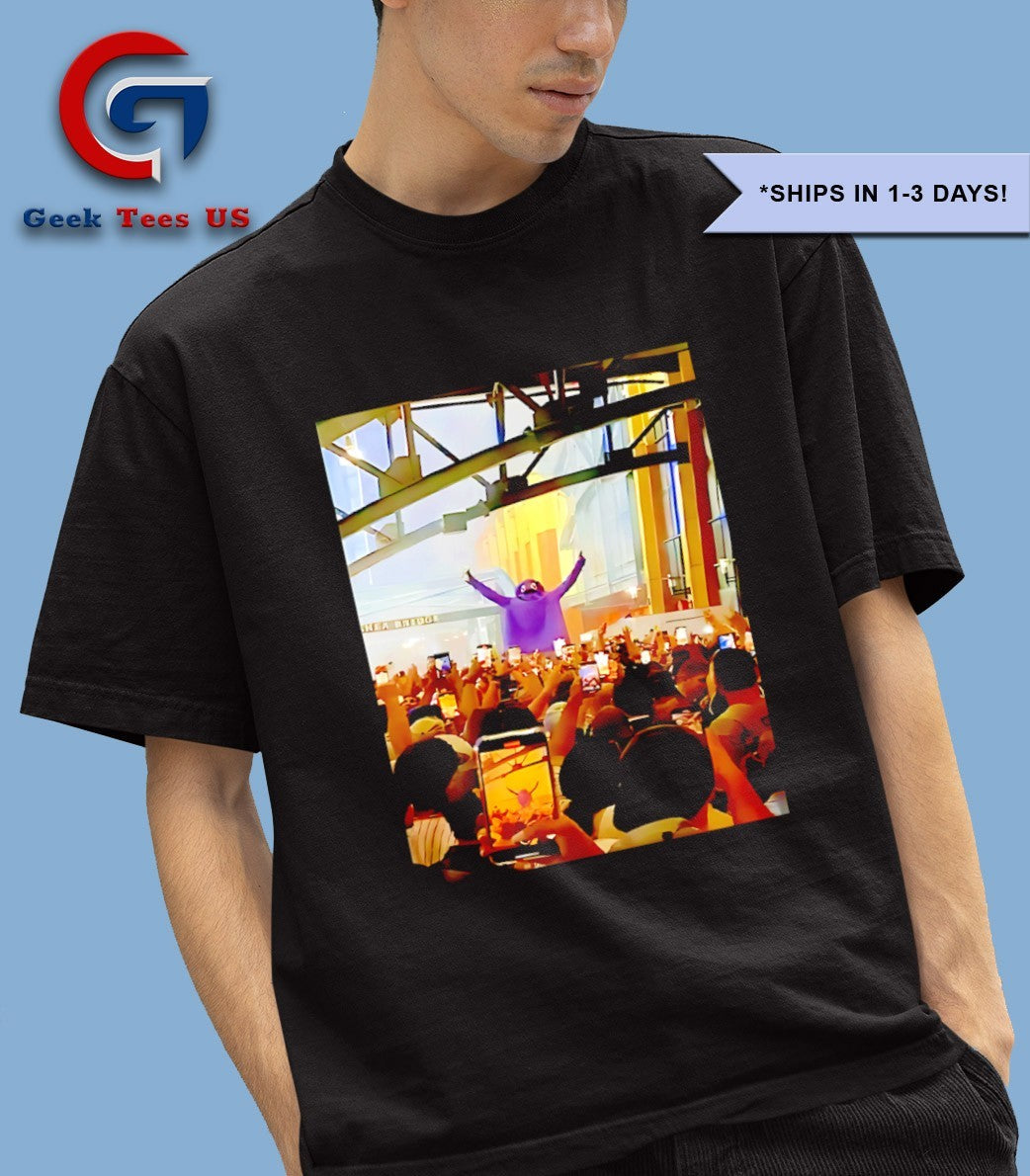 Grimace Monster Chugs Beer In Front Of Huge New York Mets Crowd During Rain Delay photo shirt