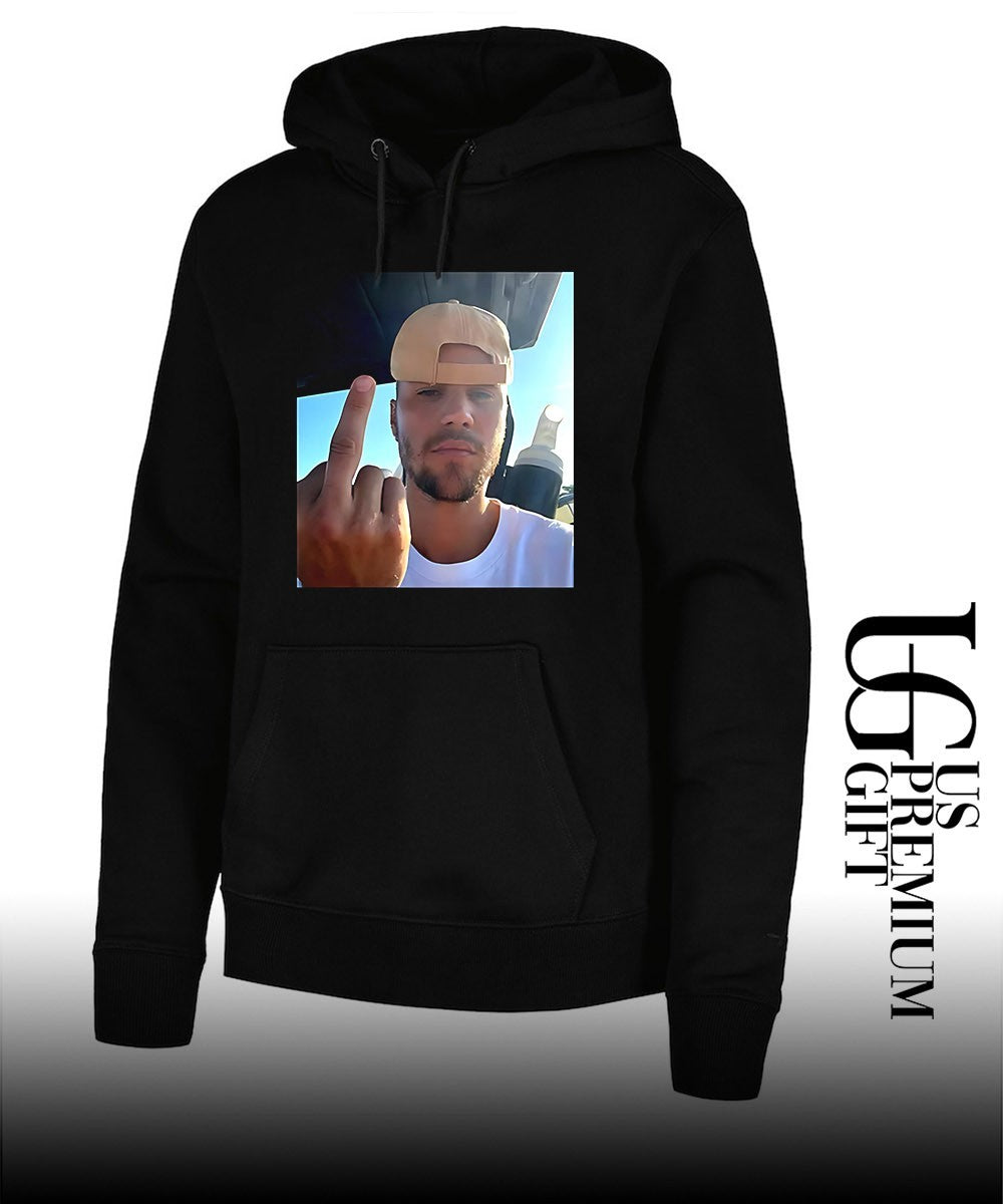Justin Bieber middle finger shirt