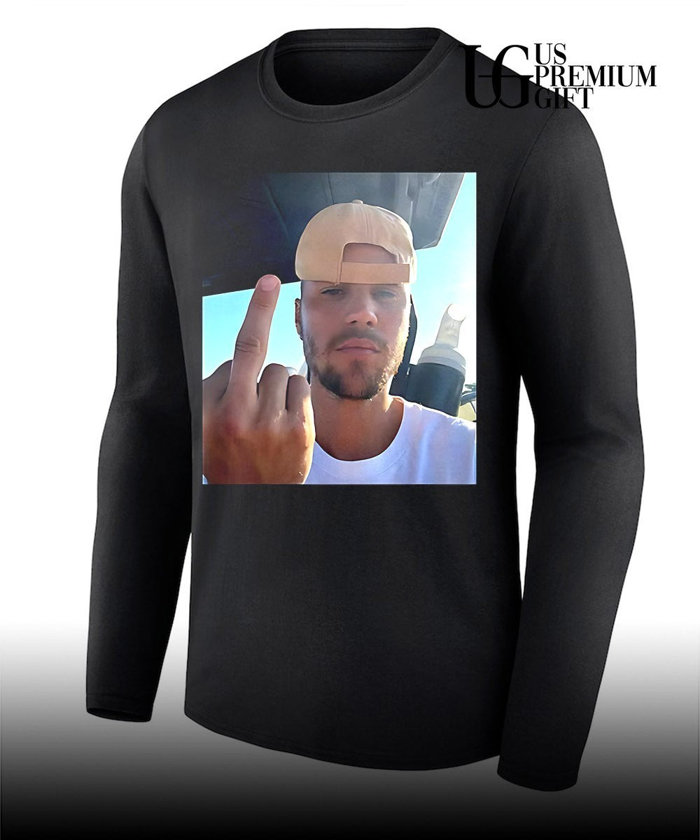 Justin Bieber middle finger shirt