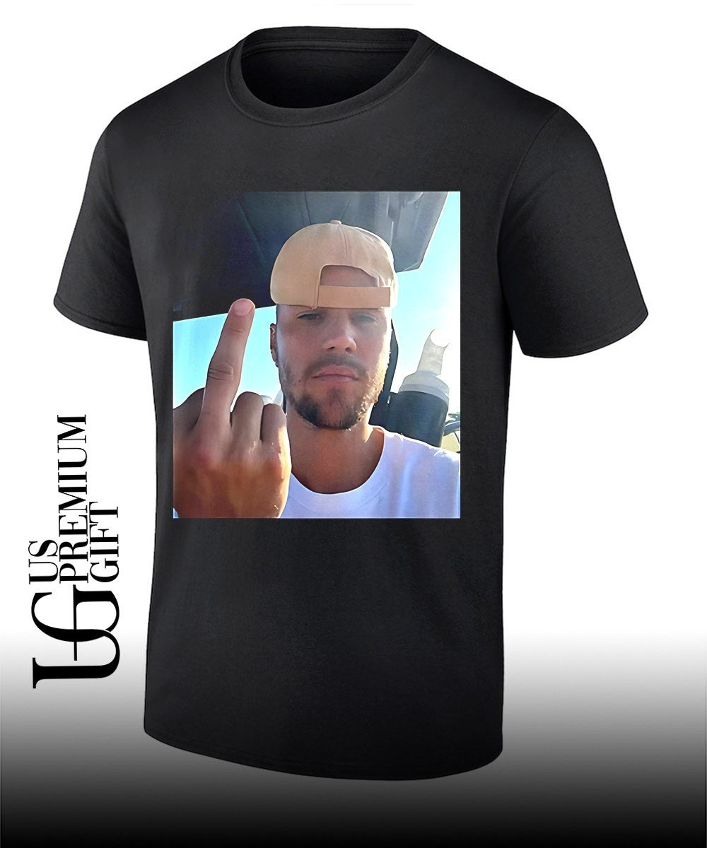 Justin Bieber middle finger shirt