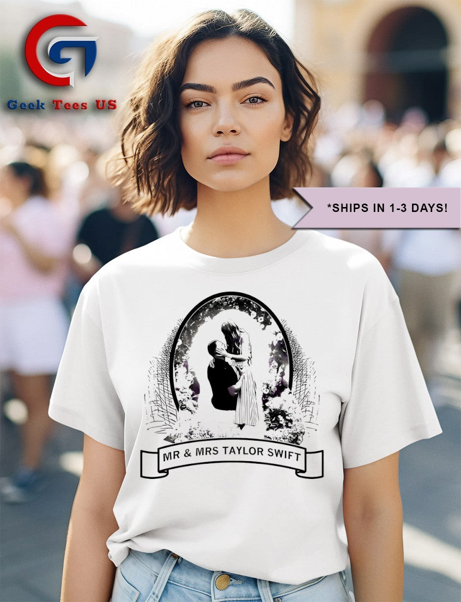 Mr and Mrs Swift and Travis Kelce couple frame shirt