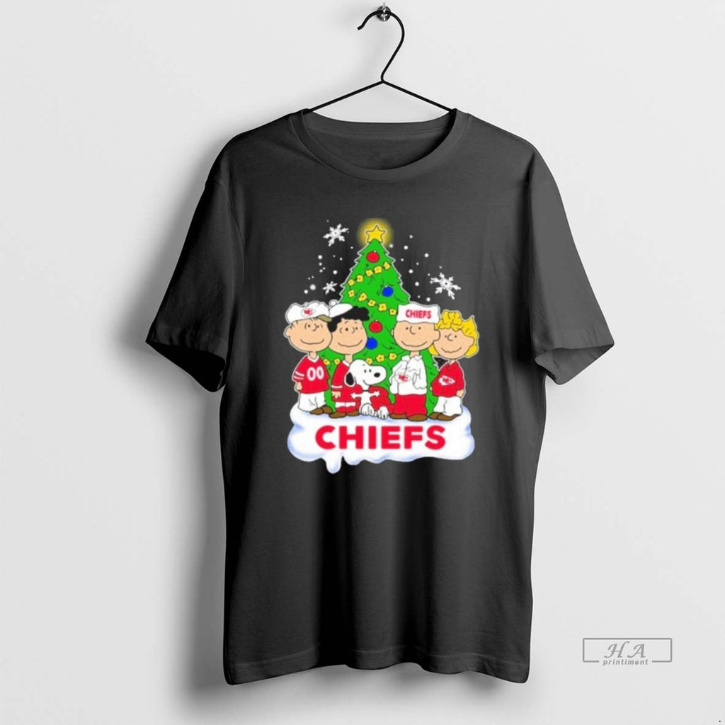 Official Trendy 2025 Kansas City Chiefs Peanuts With Friend Merry Christmas