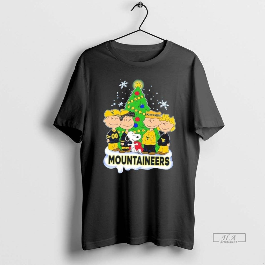 Official Trendy 2025 Mountaineers Peanuts With Friend Merry Christmas
