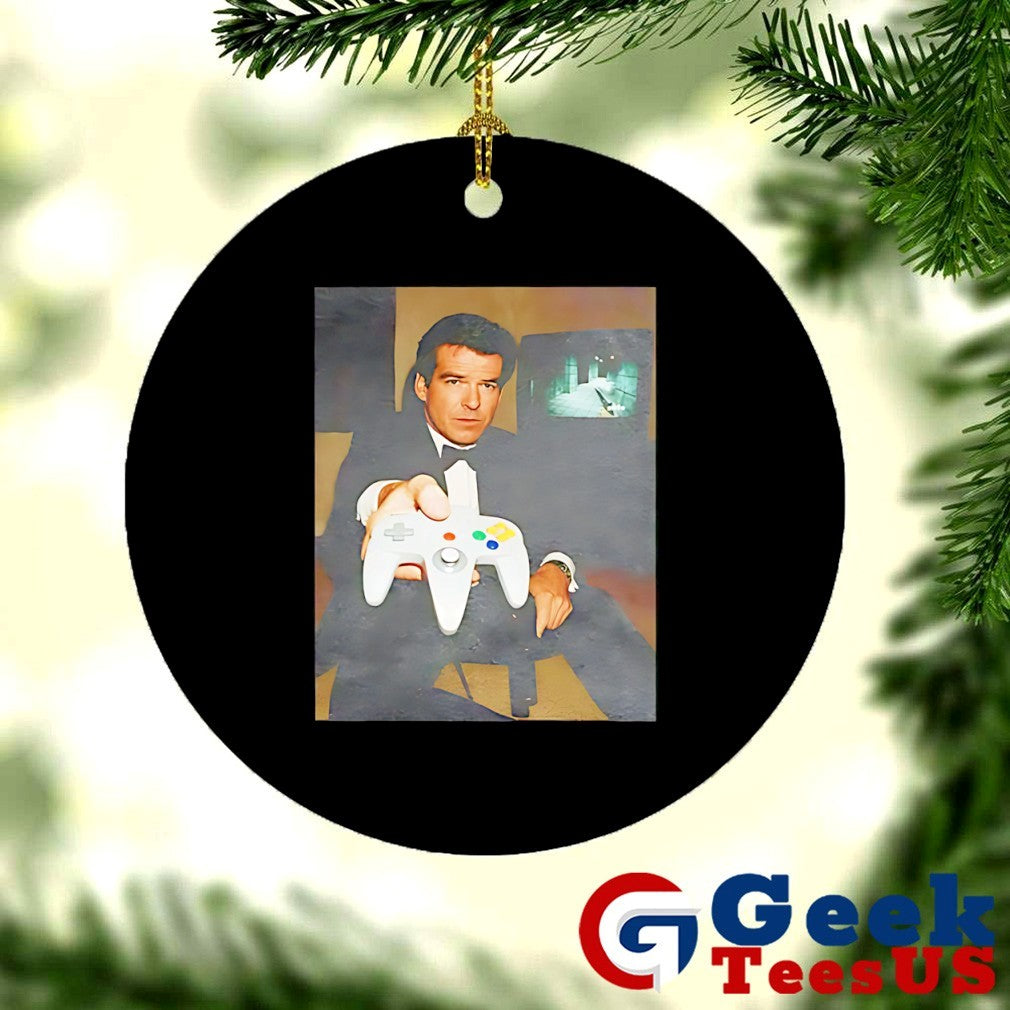 Pierce Brosnan playing game shirt