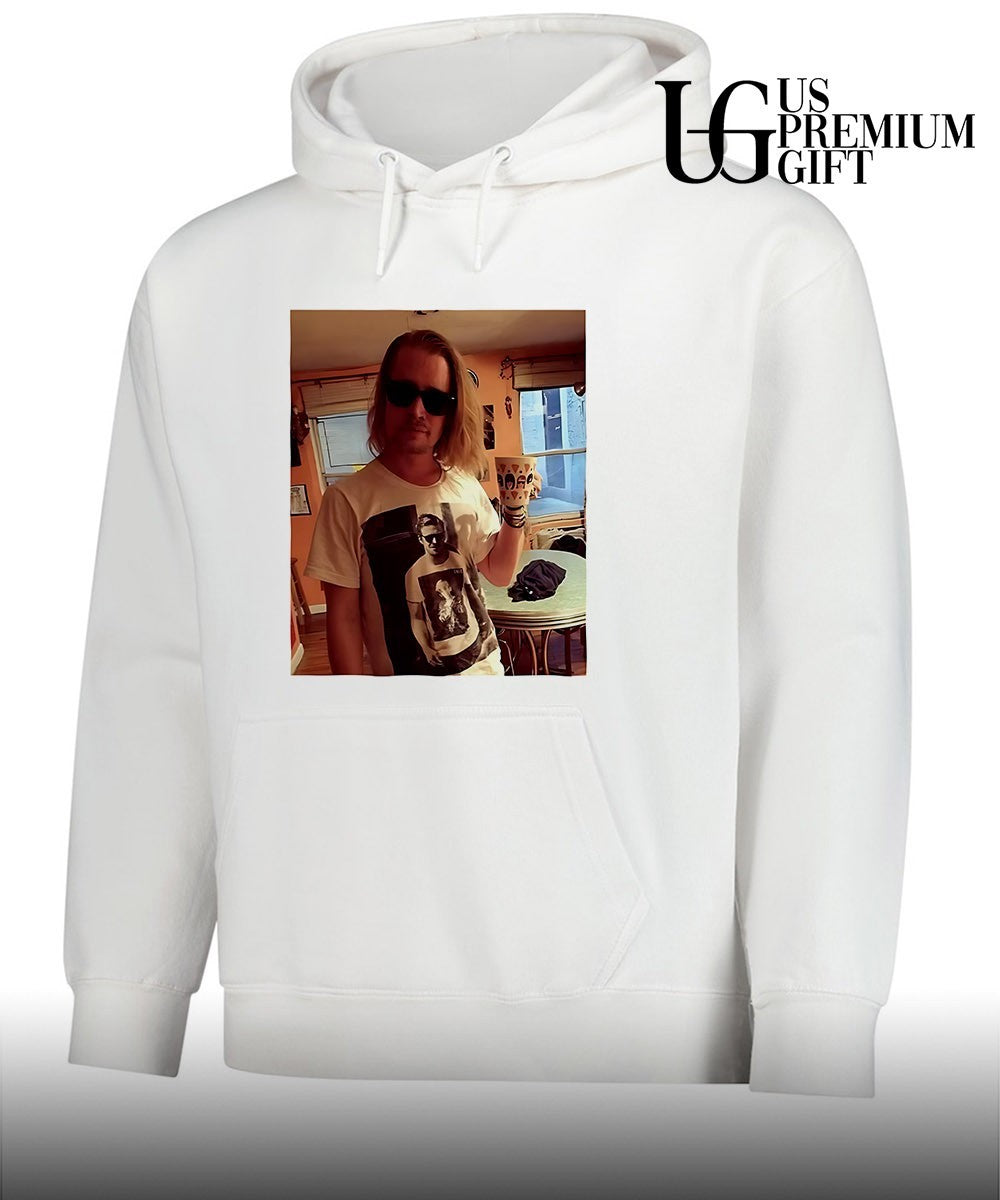 Ryan Gosling Wears shirt of Macaulay Culkin wearing Ryan Gosling shirt