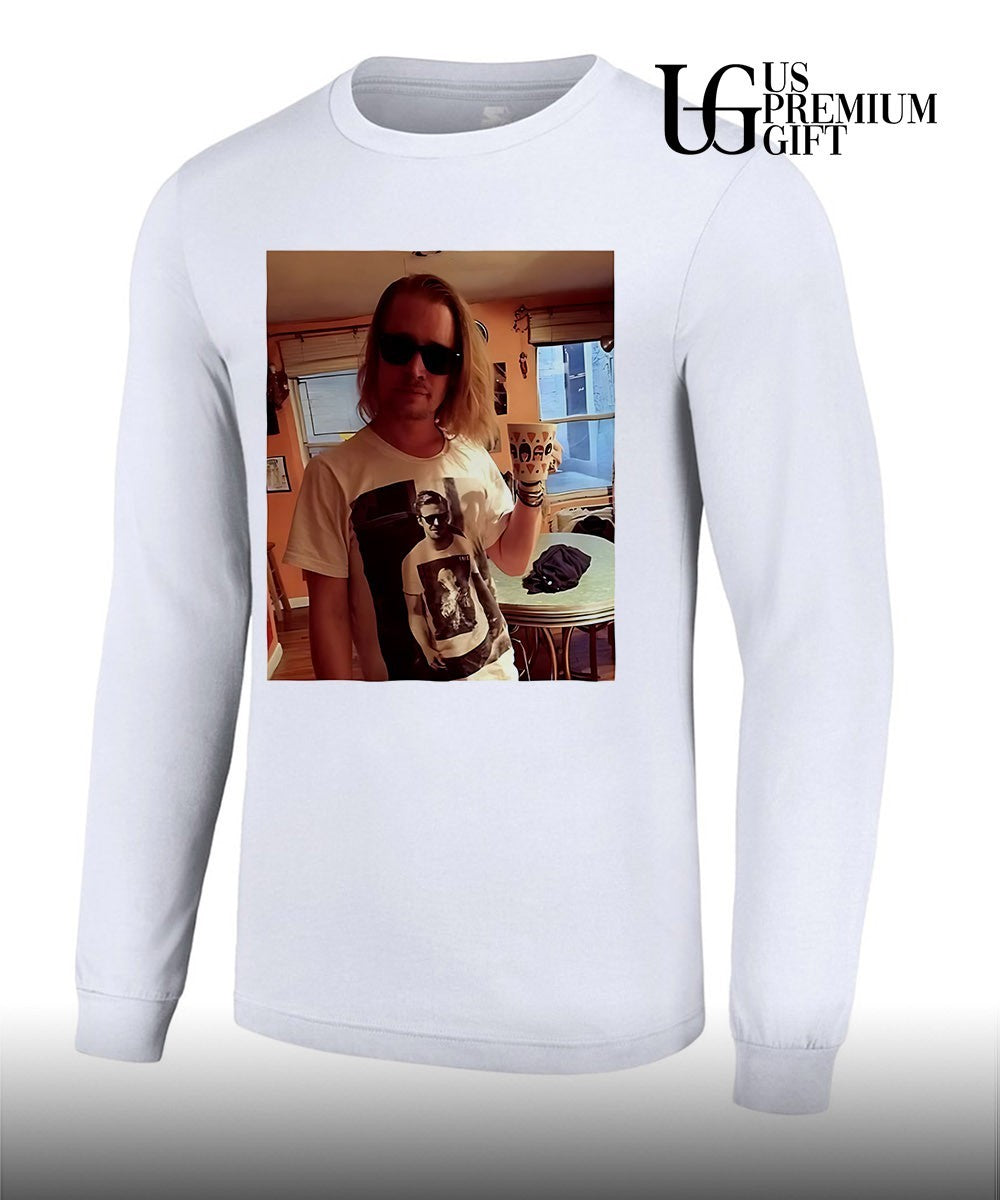 Ryan Gosling Wears shirt of Macaulay Culkin wearing Ryan Gosling shirt