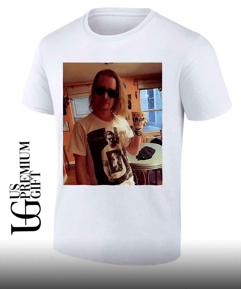 Ryan Gosling Wears shirt of Macaulay Culkin wearing Ryan Gosling shirt