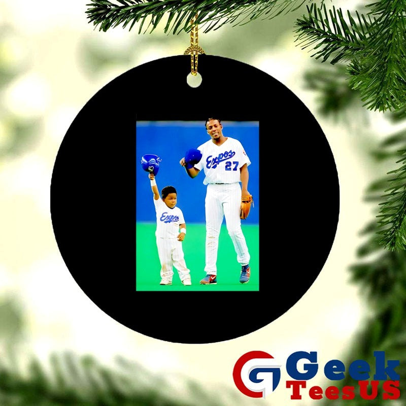 Vladimir Guerrero Sr with his son Vladimir Guerrero Jr Toronto Blue Jays baseball shirt