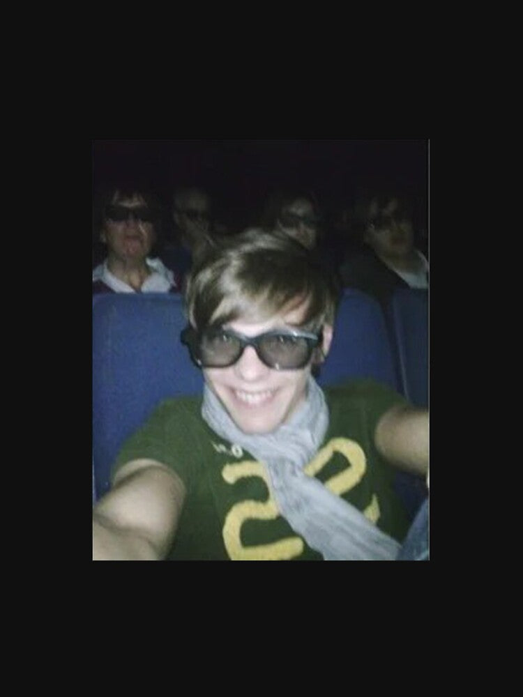 Louis Tomlinson Movie Theatre Selfie Meme by kurniaendlesa