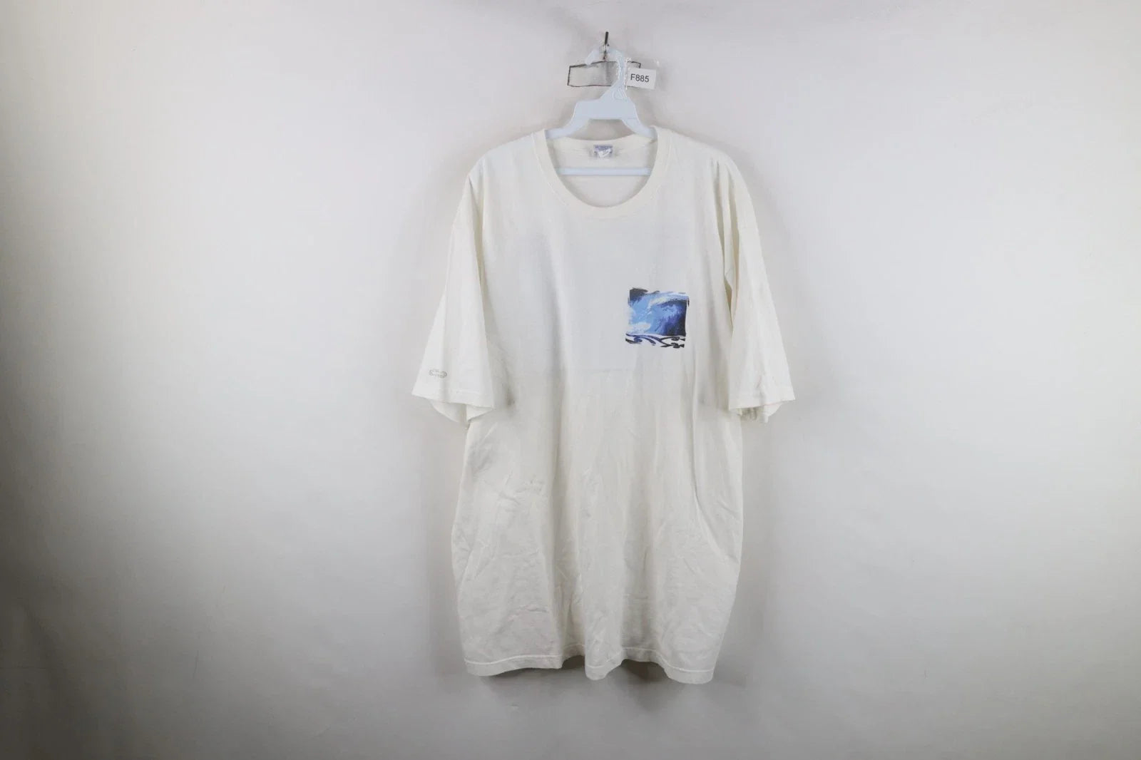 Vintage Y2K Streetwear Mens XL Distressed Maui Hawaii Surf Wave T-Shirt White