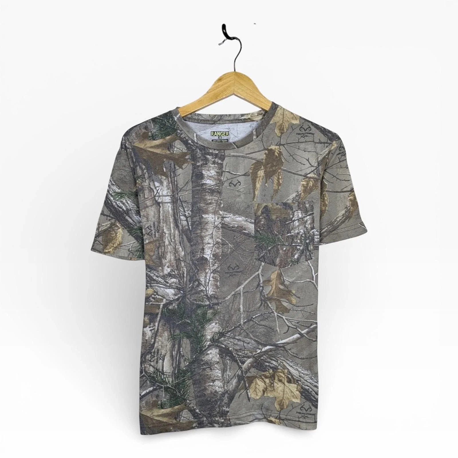Y2K Realtree Xtra Gorpcore Ranger Camoflauge Hardwoods Pocket T-Shirt Medium