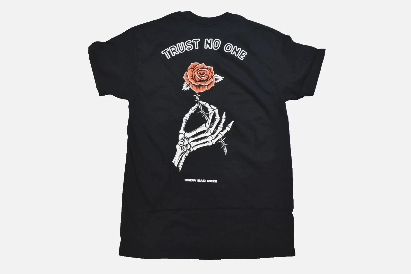 Know Bad Daze Trust No One Mens Black Skeleton Hand Rose Black Shirt New Medium