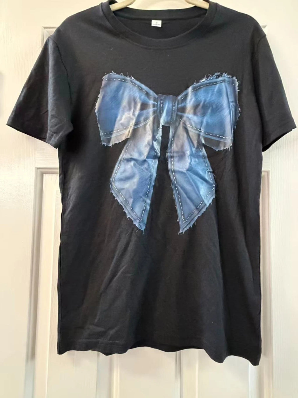 Blue Bow Graphic T-Shirt Black Cute Aesthetic Ribbon Coquette Tee
