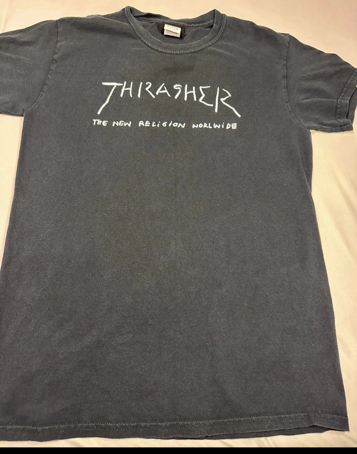 Y2K Thrasher Men's Dark Gray Graphic Print Short Sleeve Crew Neck T-Shirt Size S