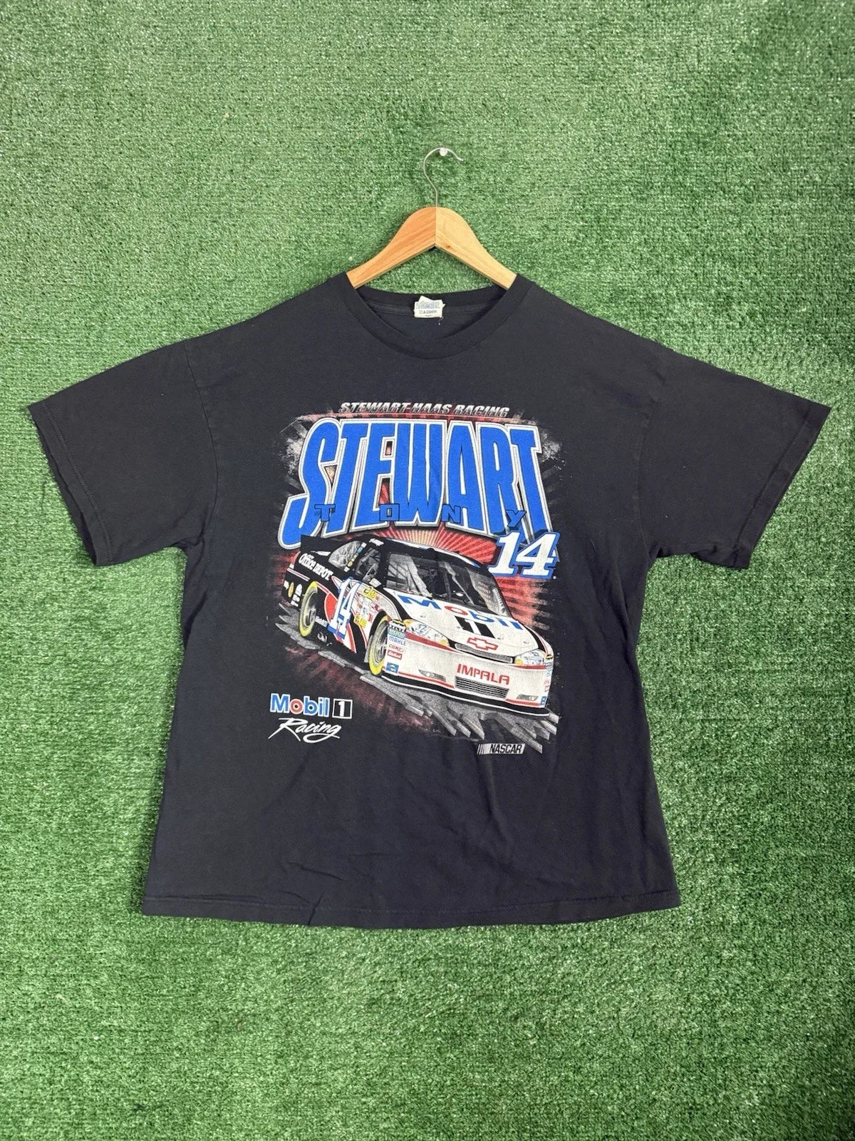 Vintage Men’s XL Tony Stewart #14 NASCAR Impala T-Shirt Mobil 1 Haas Racing