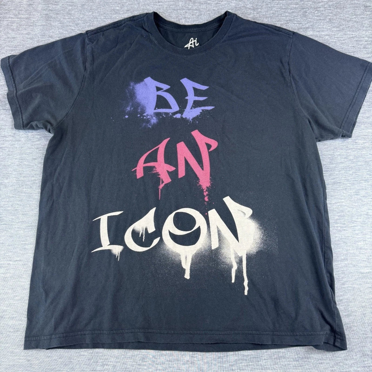 AI Authentic Icon "Be An Icon" Streetwear T Shirt Mens Black Paint Graffiti XL