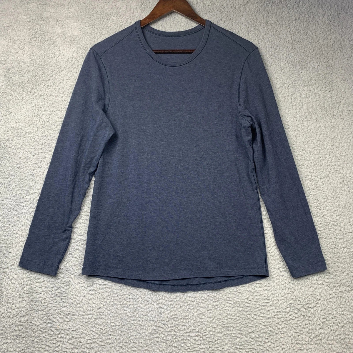 Lululemon Shirt Mens Large Blue Long Sleeve Crew Neck Soft Stretch Athletic Logo