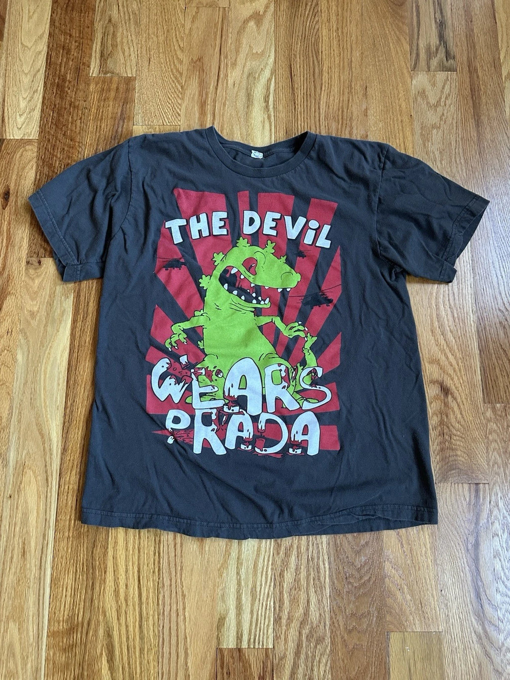 Vintage Y2K The Devil Wears Prada reptar emo goth MySpace era band Tee Shirt L