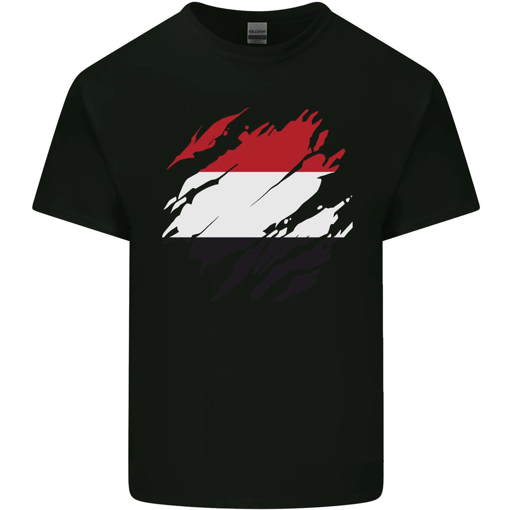 Torn Yemen Flag Yemeni Day Football Mens Light Cotton T-Shirt