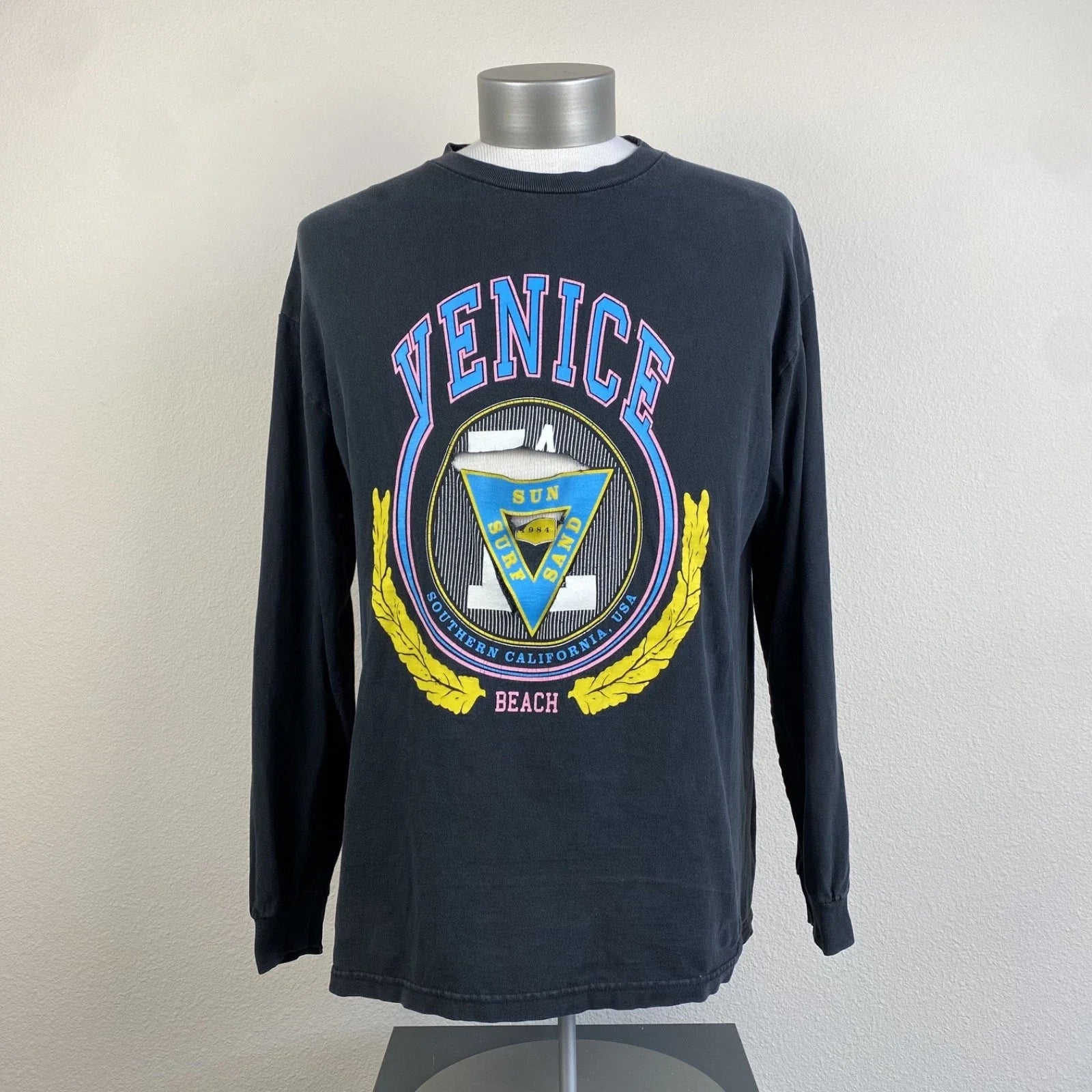 90s/Y2K Venice Beach Distressed Black Long Sleeve XL