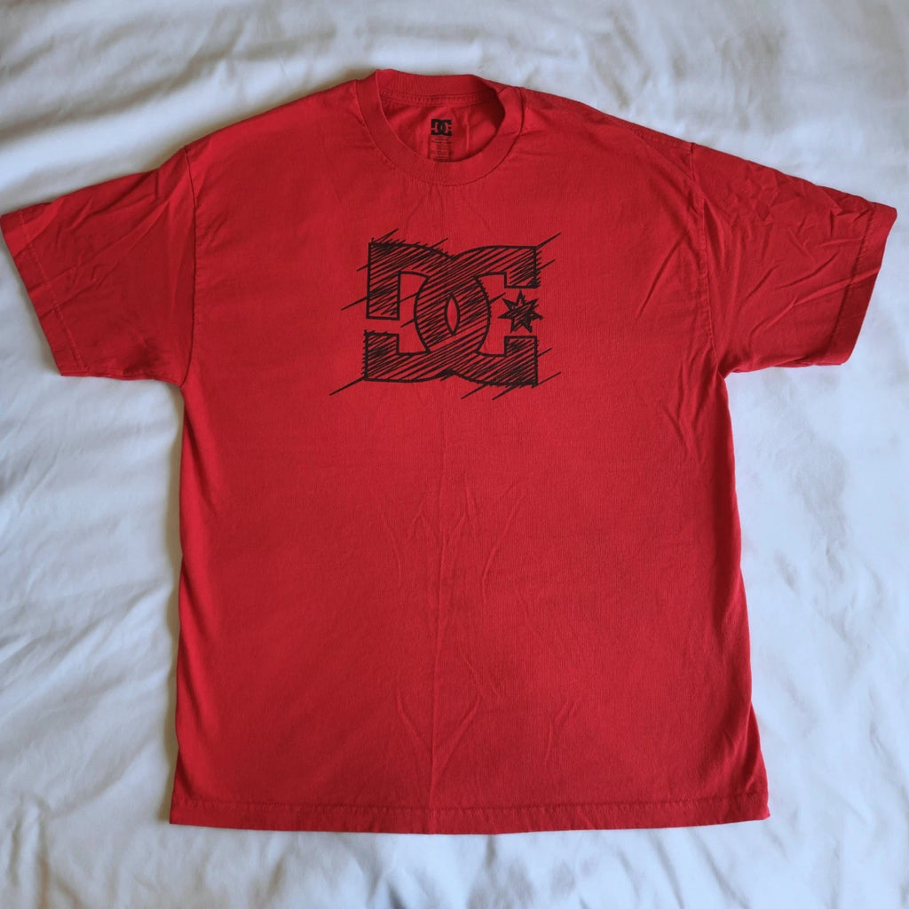 DC Shoes Y2K Skateboards Grunge Red Black Logo XL Crew Neck Graphic T-Shirt Tee