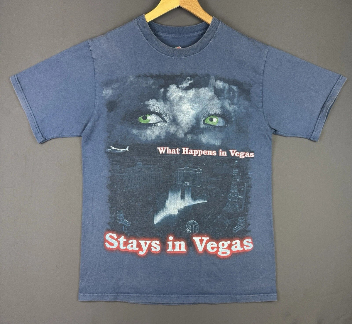 Vintage Y2K Las Vegas What Happens Stays In Vegas Art Building Eyes Shirt Rare