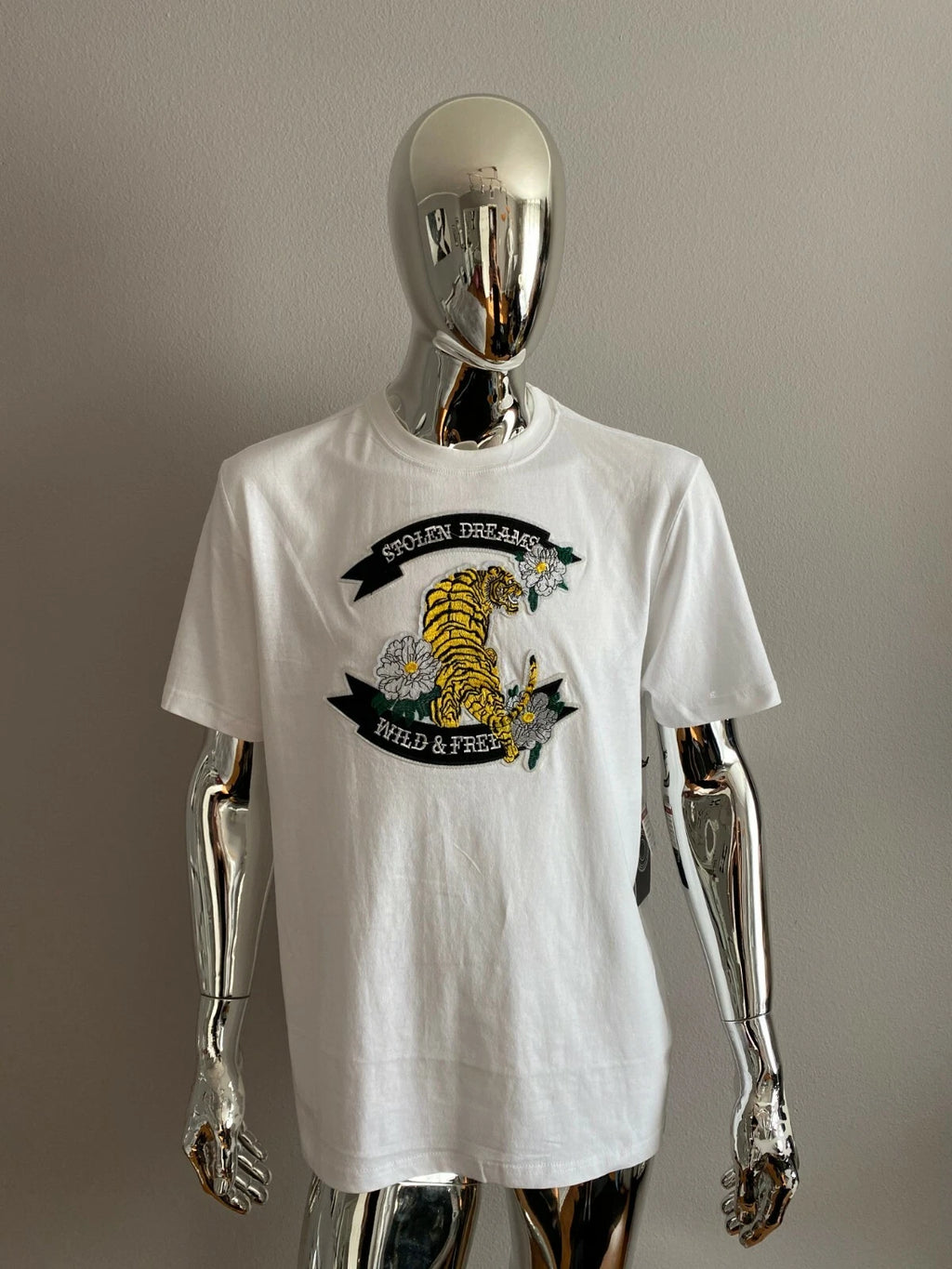 Finest Thread Luxury Goods From New York White Graphic T Shirt Size 2XL
