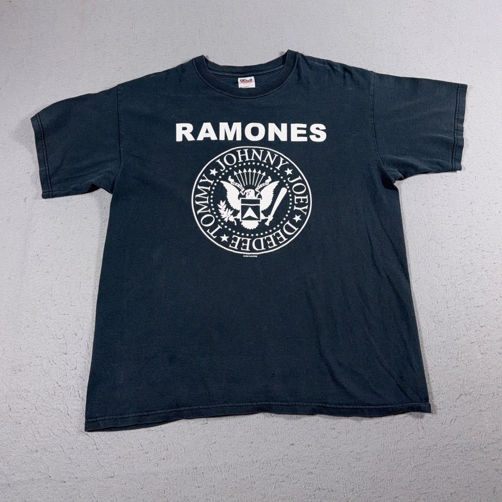 Vintage RAMONES Band Shirt Men L Black  1999 Anvil Punk Rock Graphic Tee