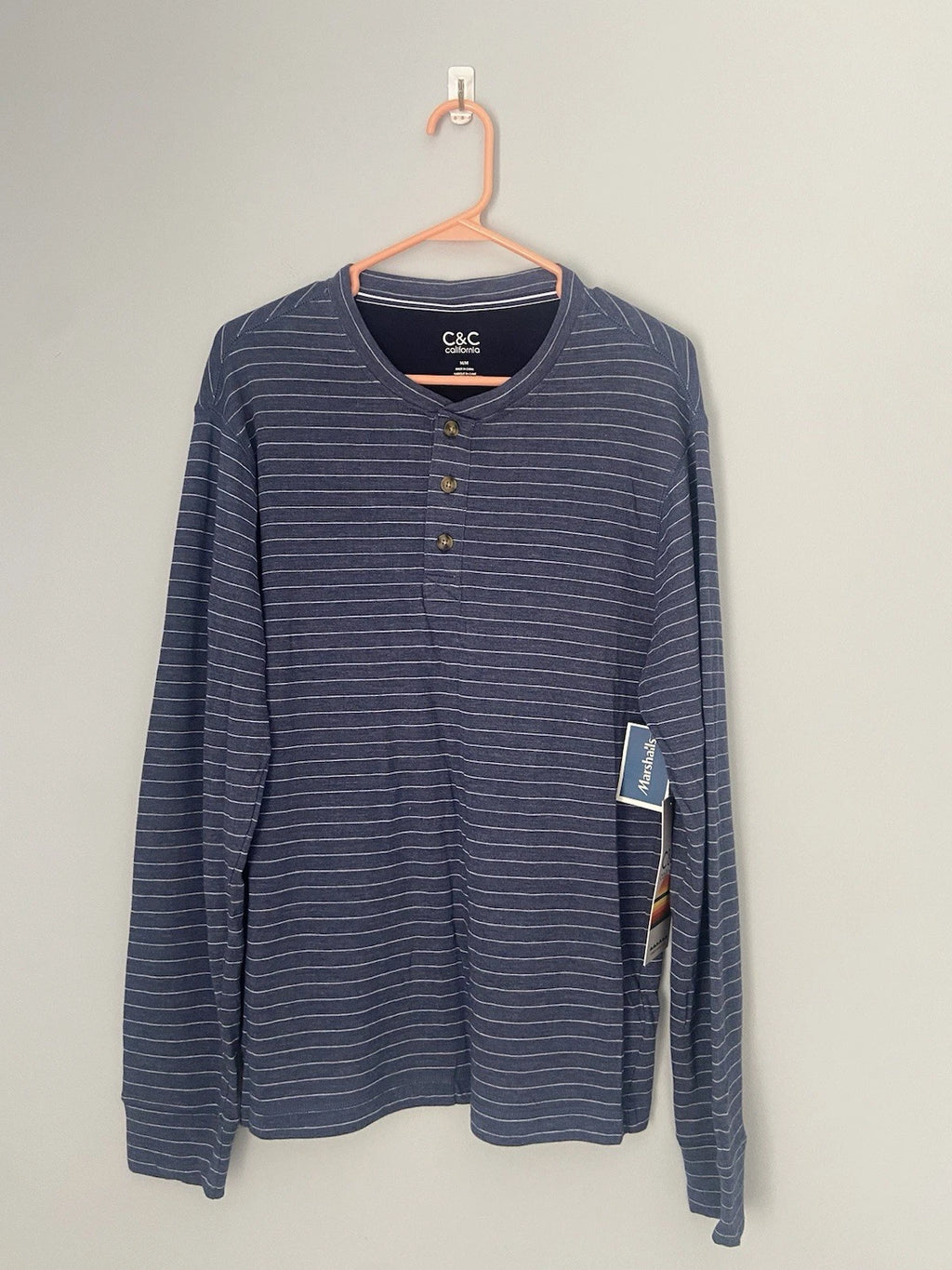 Men’s Henley Long Sleeve Basic Tshirt C&C California Sz Medium