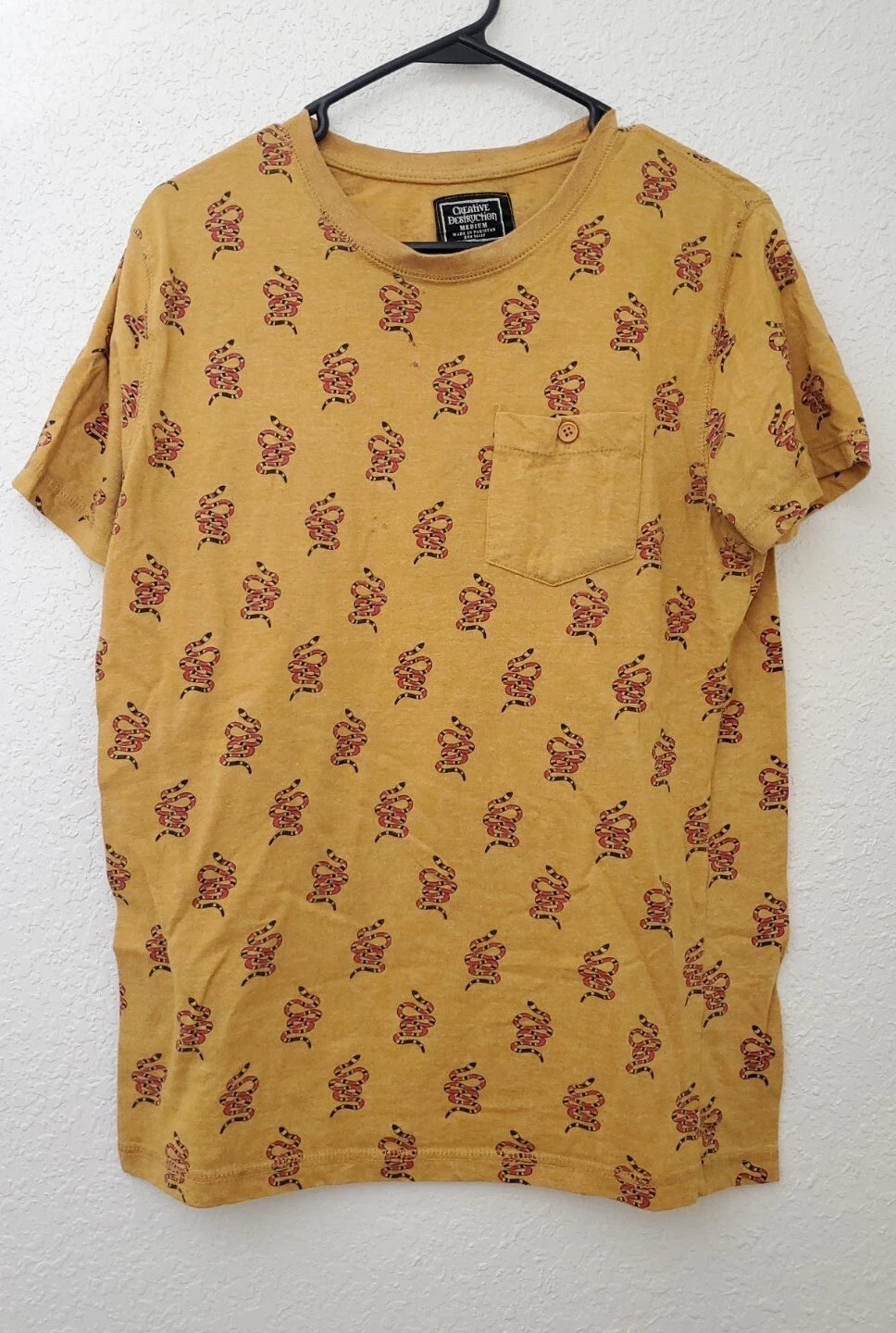 Creative Destruction Kingsnake Graphic Pattern Pocket T-shirt Size Medium