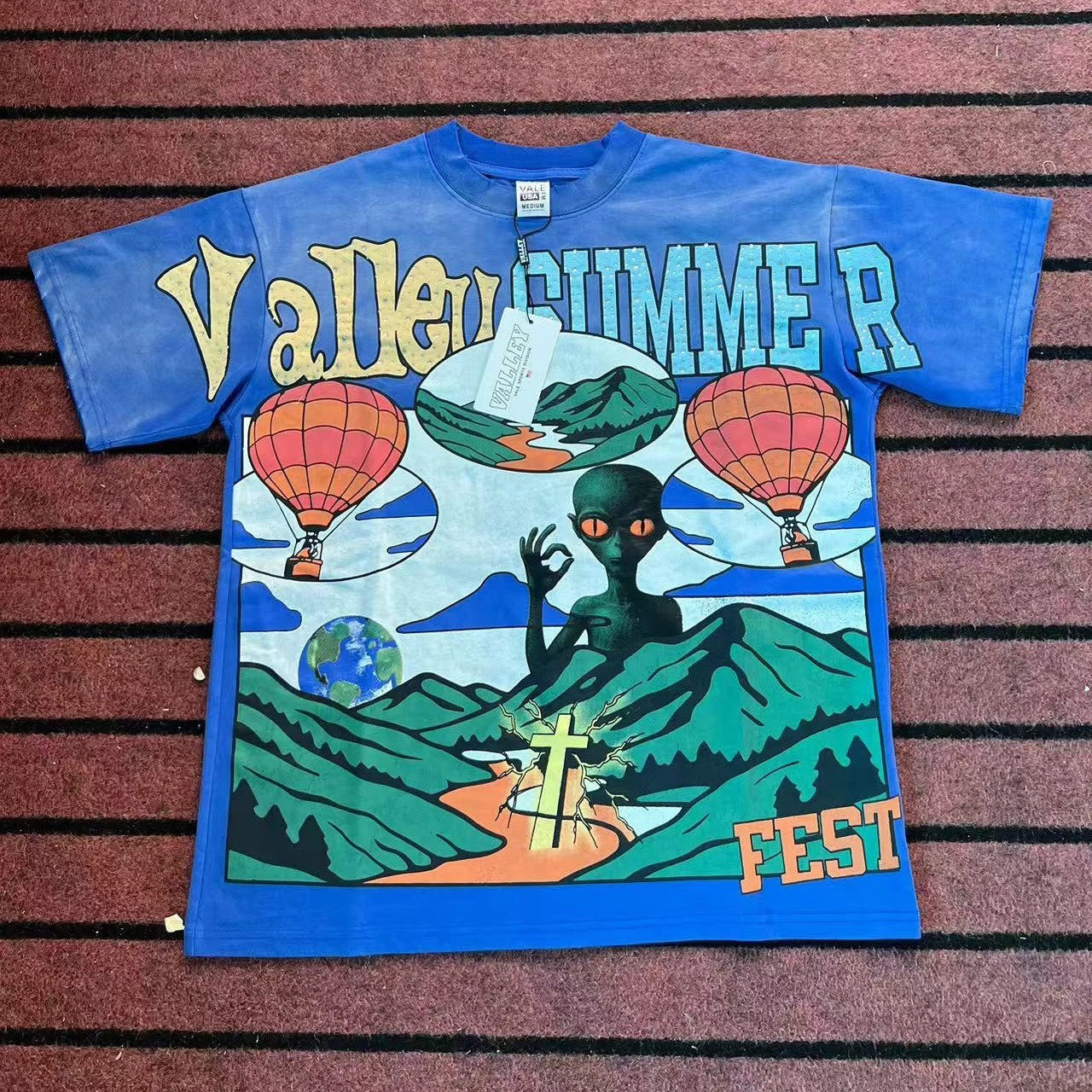 Vale Forever Loose and casual washed and distressed T-shirt
