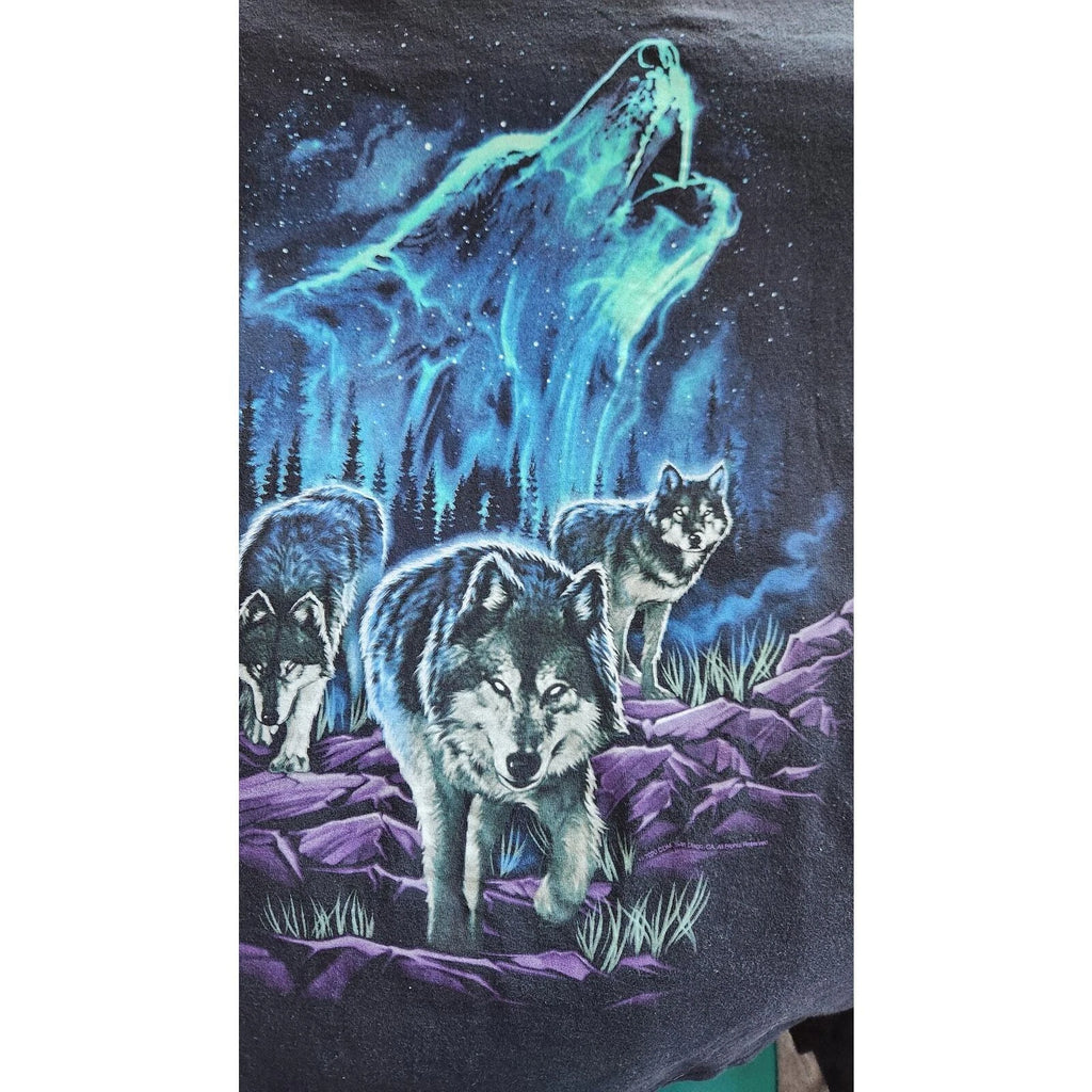 Mens XL graphic wolves tshirt modern