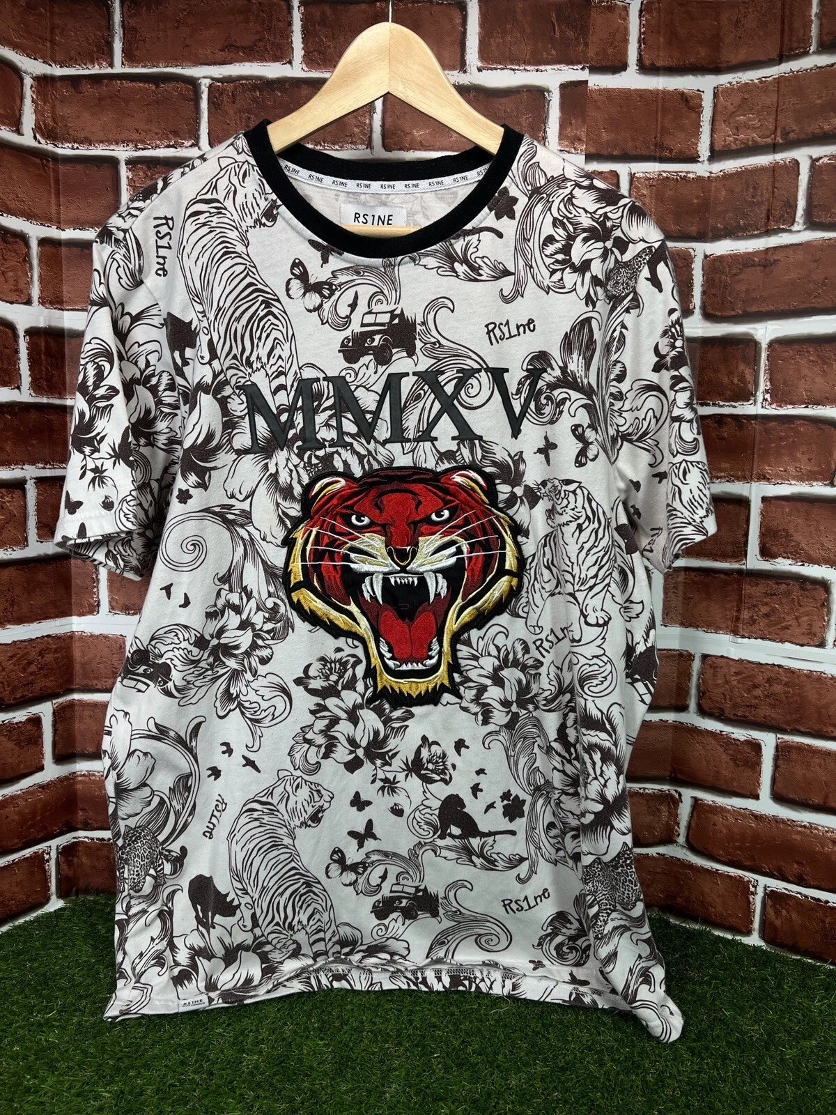 RS1NE Red Tiger Embroidered Street Fashion Brand AOP Graphic T-Shirt XL RARE