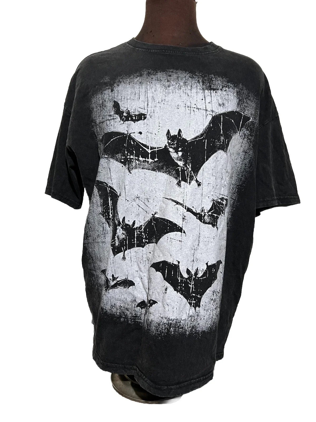Y2K Gothic Bat T-Shirt, Vintage Grunge Bats Graphic Tee, T- Shirt. Size M