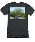 Tree With Benches Wright Brothers National Memorial Kitty Hawk Nc T-Shirt